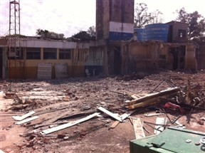 Minipresídio de Maringá continua sendo demolido